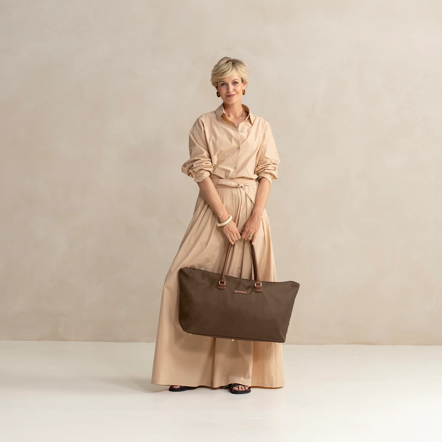 Fab Seventies - Cocoa Brown - Travel Tote 2 Fab Seventies - Cocoa Brown - Travel Tote - Image 2